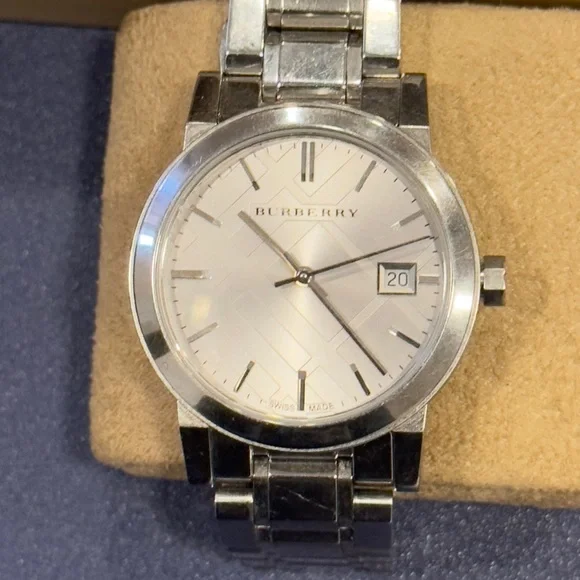 BURBERRYStainless Steel 34mm The City Quartz Watch BU9143 display picture 3